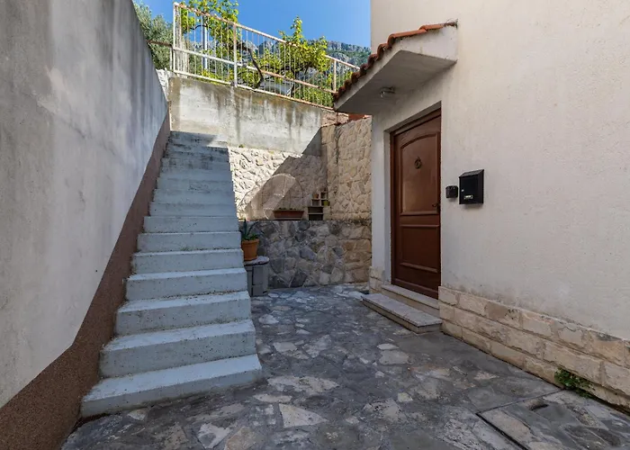 By The Sea Pisak, Omis - 22946 * Pisak